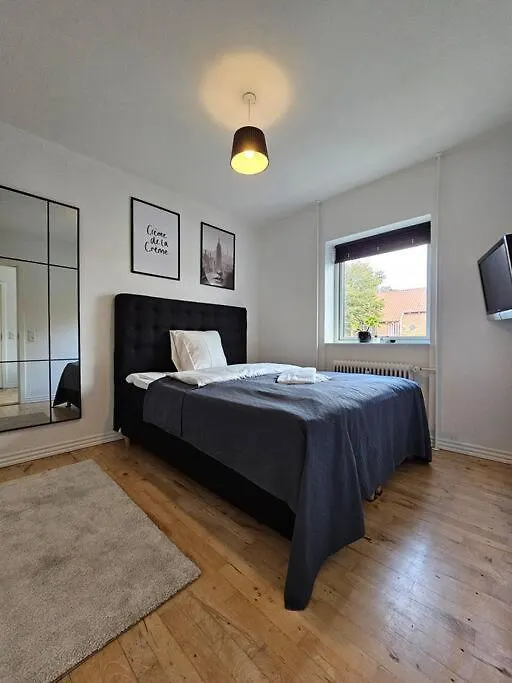 Apartment Lejlighed Med Altan Og Gratis Parkering Aalborg